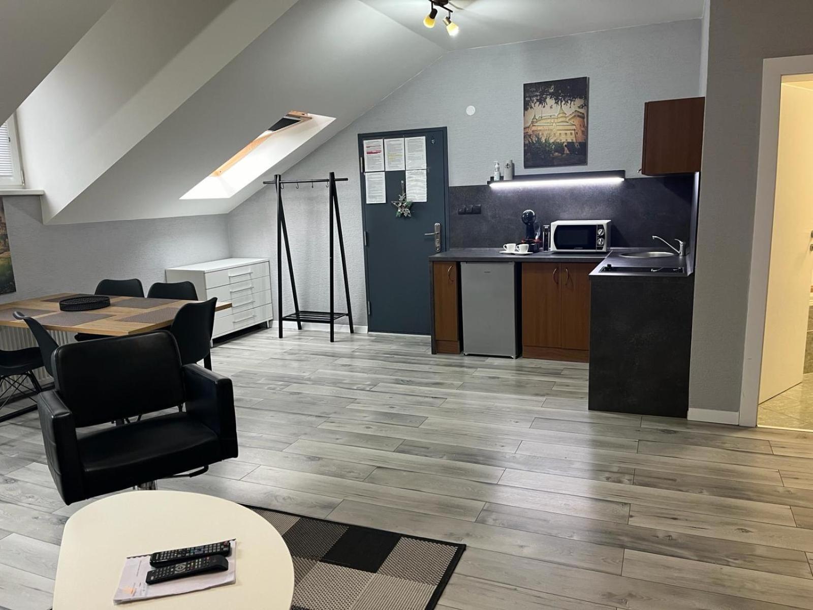 Apartments Renesance บอยนิตแซ ภายนอก รูปภาพ
